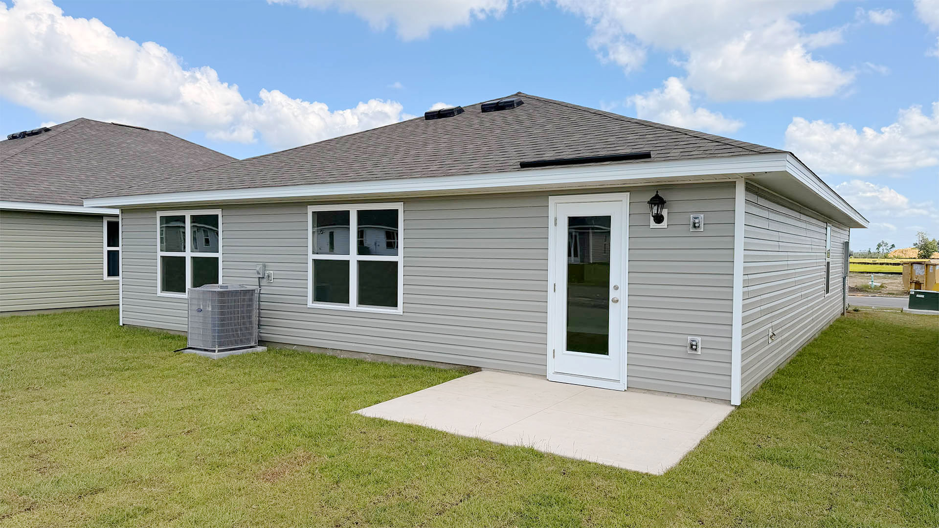 Freeport floor plan at Liberty back patio and back yard.