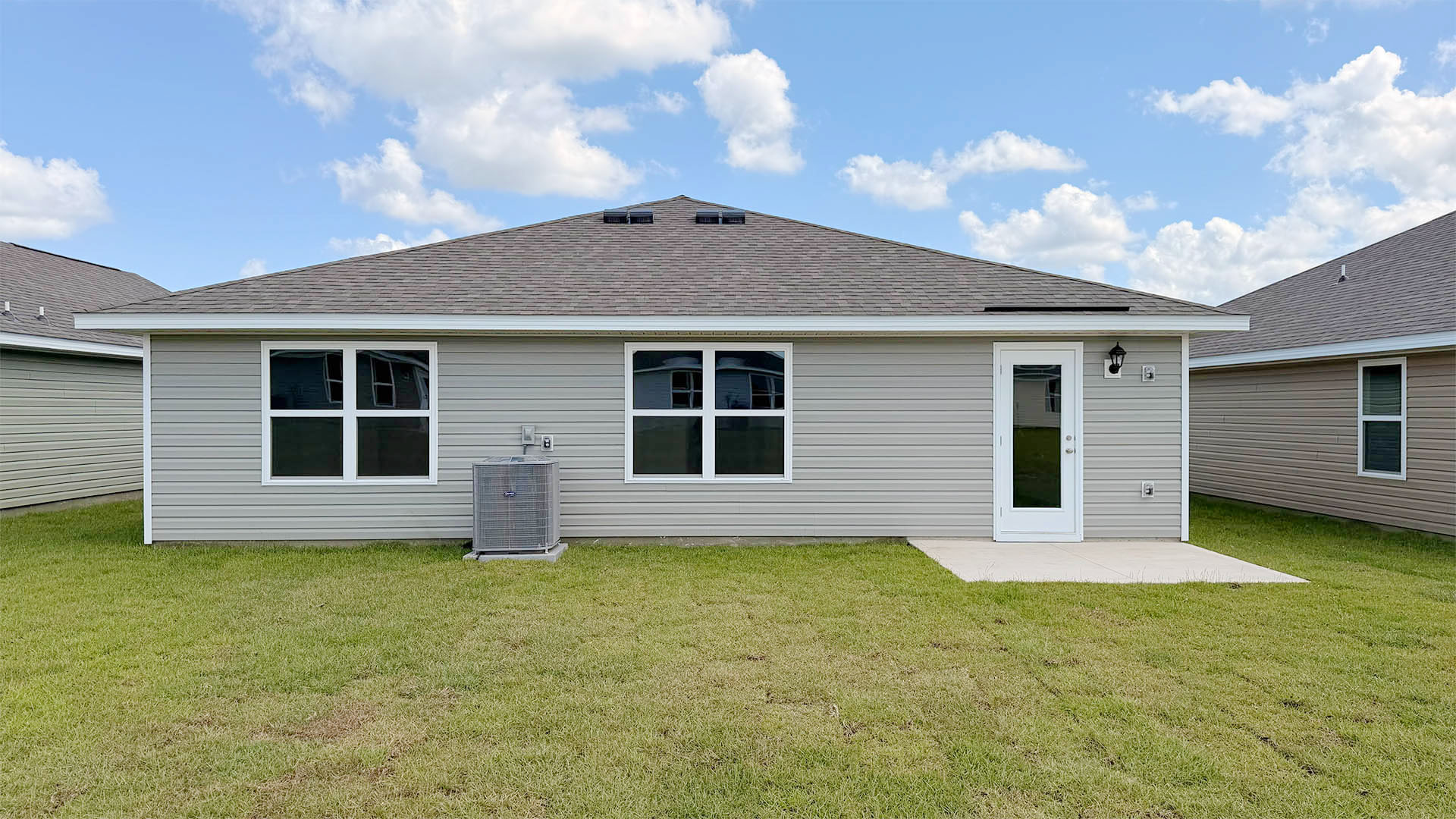 Freeport floor plan at Liberty back patio and back yard.