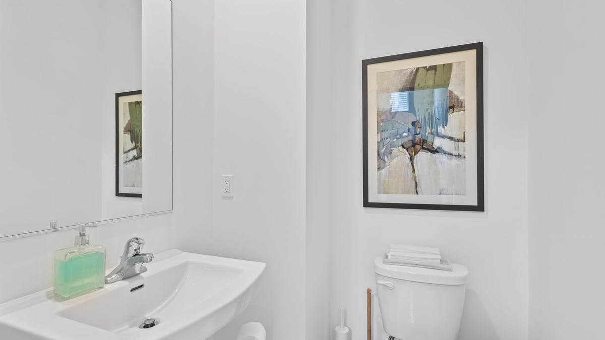Powder room.