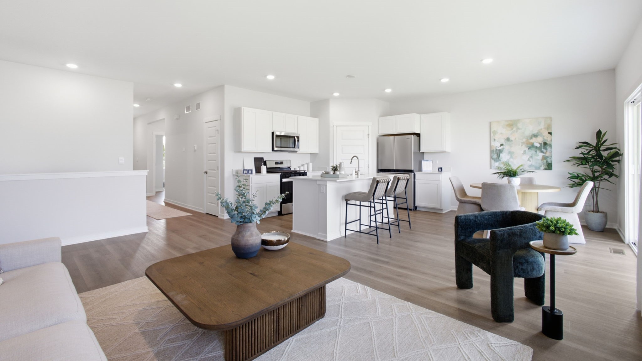 Living and dining area with great space.