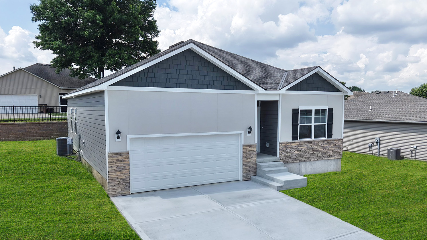 2211 Crestview Pl exterior