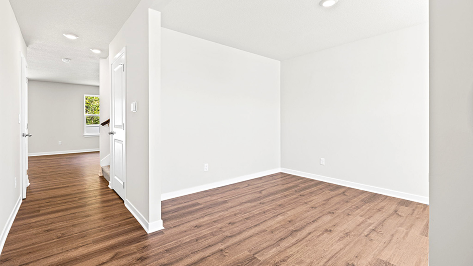 Flex or office space with large windows.
