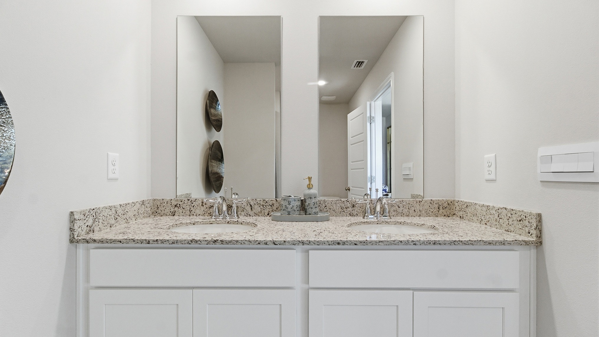 The Palm A is a modern and spacious 3-bedroom, 2 ½-bathroom end-unit townhome with an attached garage.