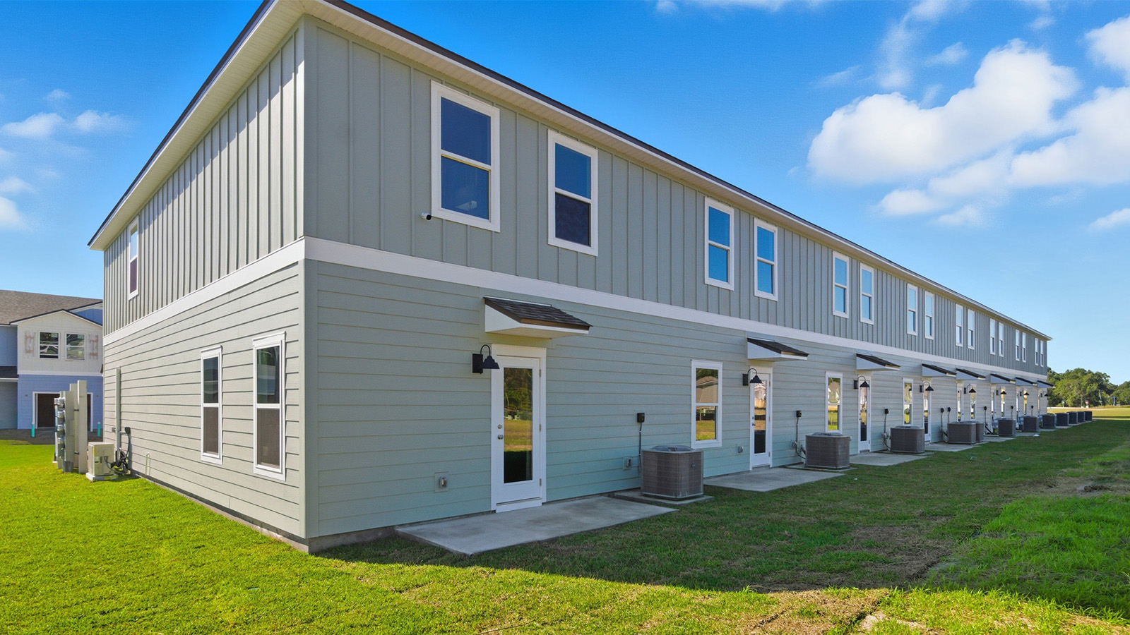 a modern and spacious 3-bedroom 2 ½-bathroom townhome