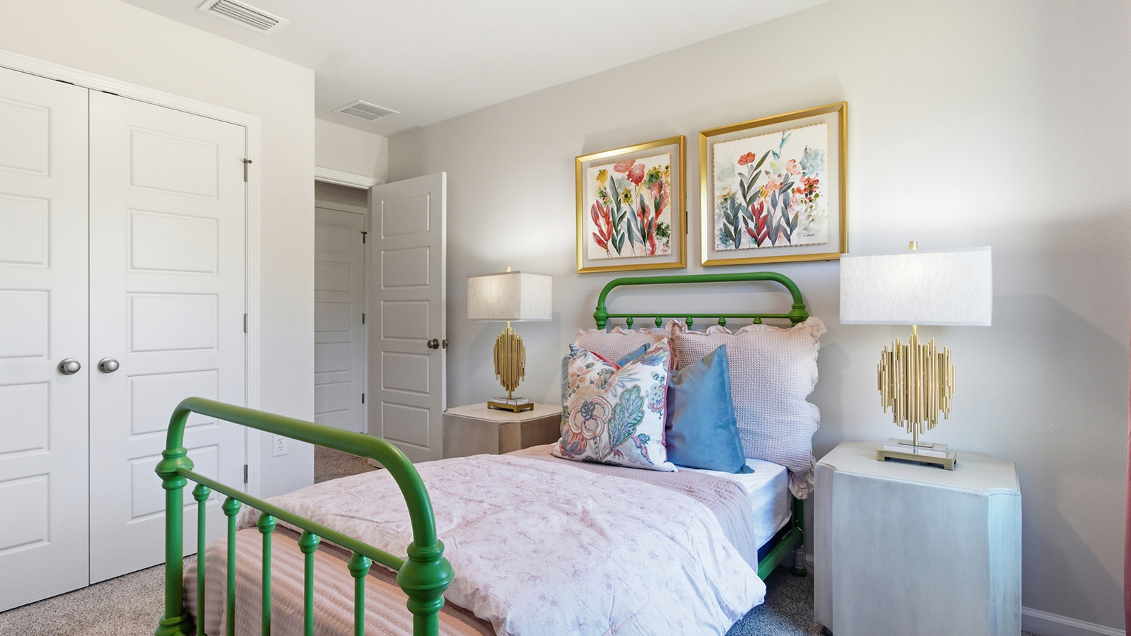 a modern and spacious 3-bedroom 2 ½-bathroom townhome