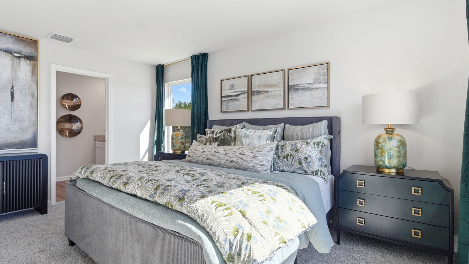 a modern and spacious 3-bedroom 2 ½-bathroom townhome