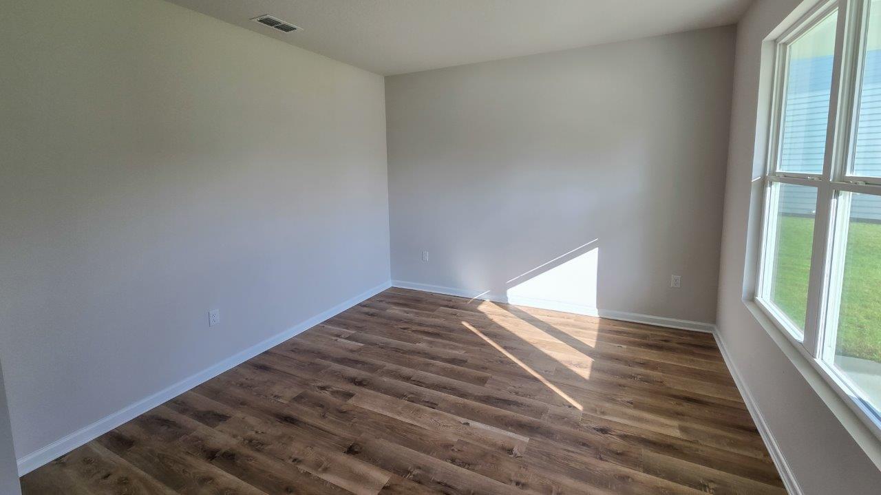 modern living with 4 bedrooms, 2.5 bathrooms