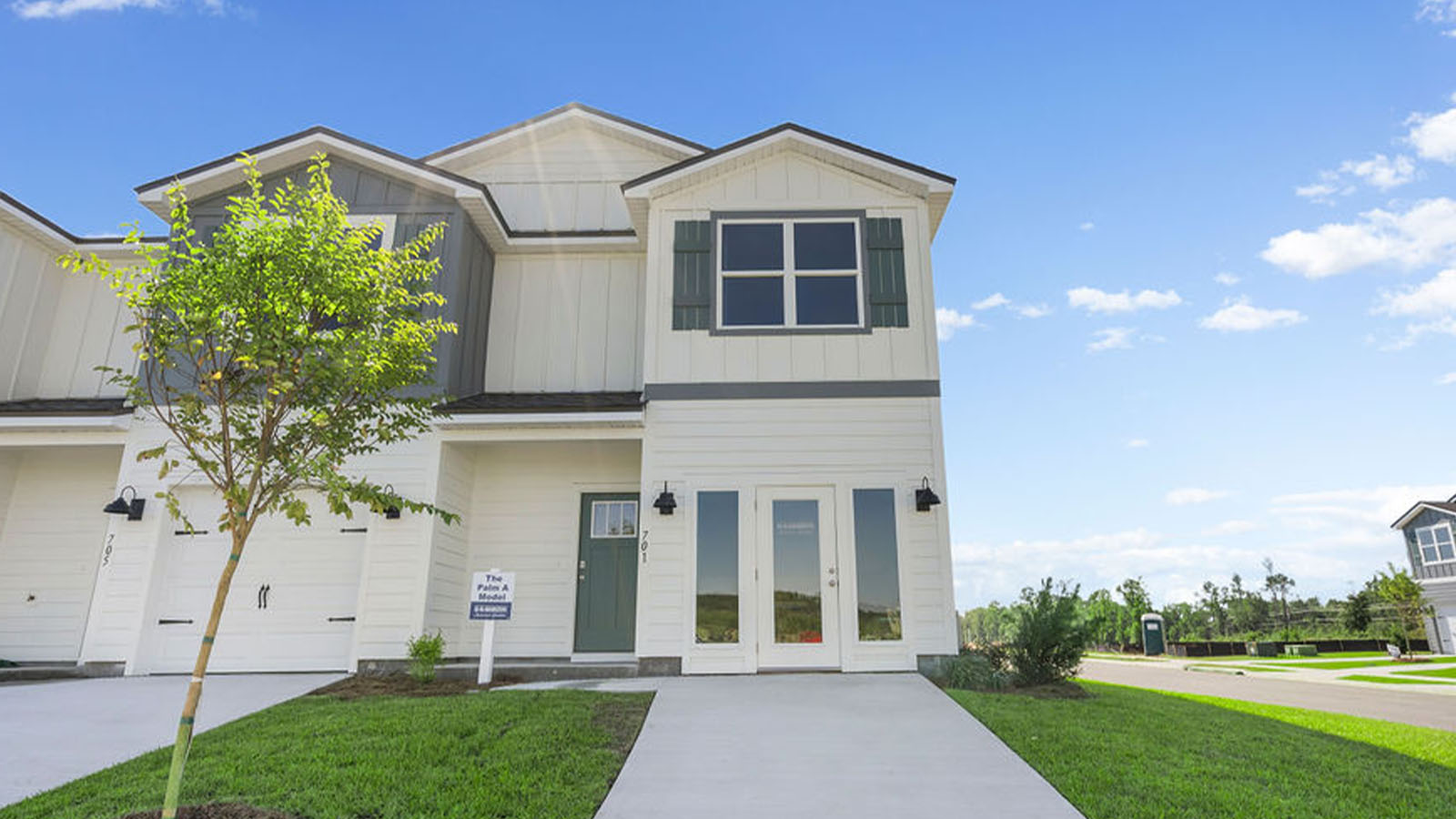 4872 Six Mile Pond Loop exterior