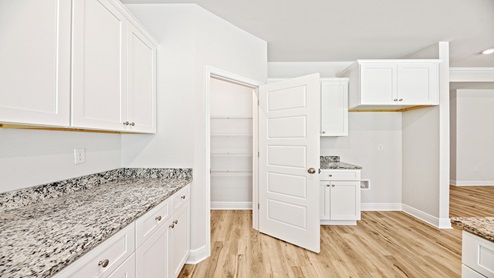 Corner pantry