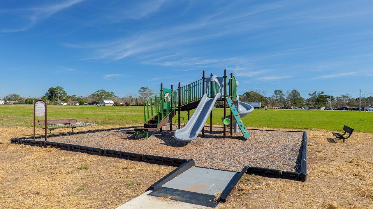 a 3-bedroom, 2 ½-bathroom end-unit townhome