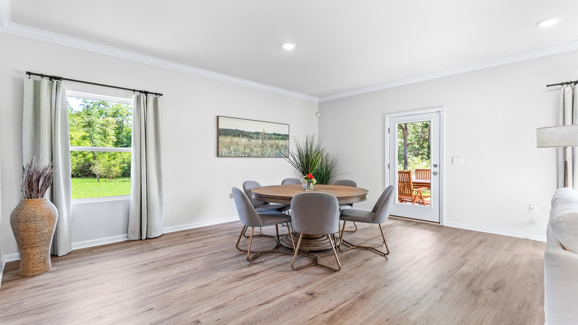 The Embry is a 5-bedroom, 3.5-bathroom two-story home with over 2800 Sq. Ft.