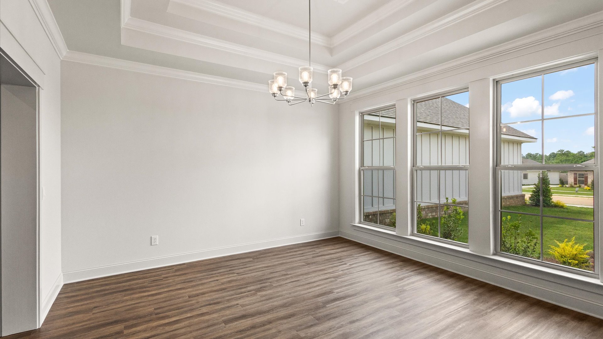 Interior dinning area with big windows
