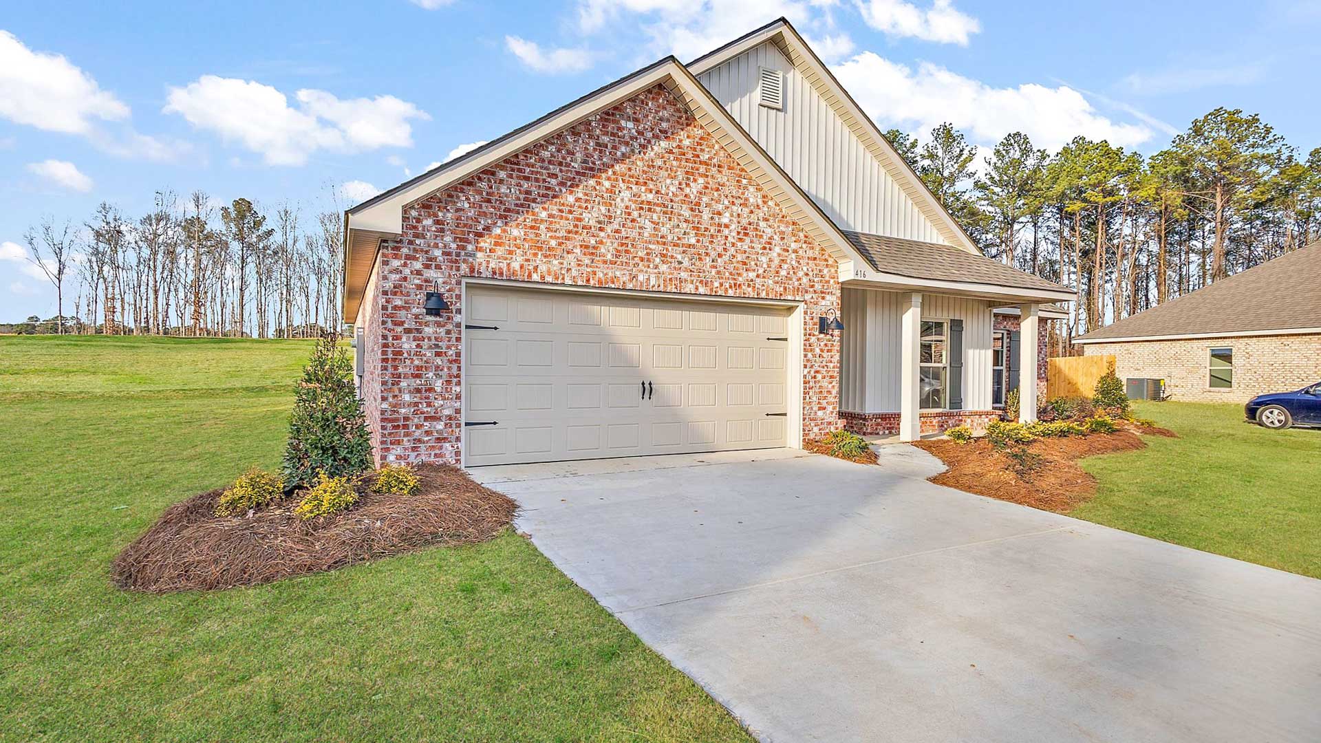 Rhett single-story home in The Hollows of Pearl, MS.