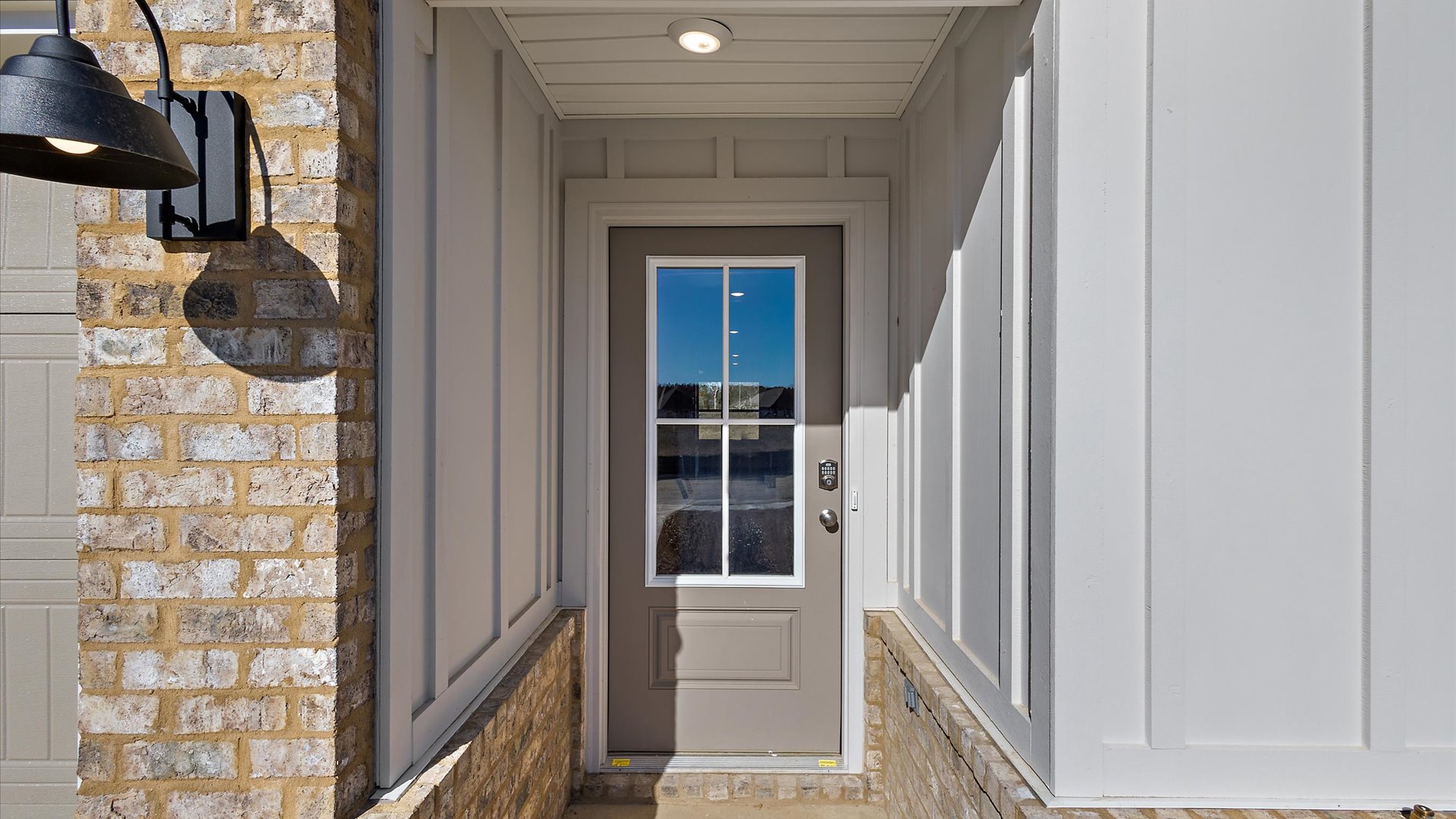 entry way leading into the home
