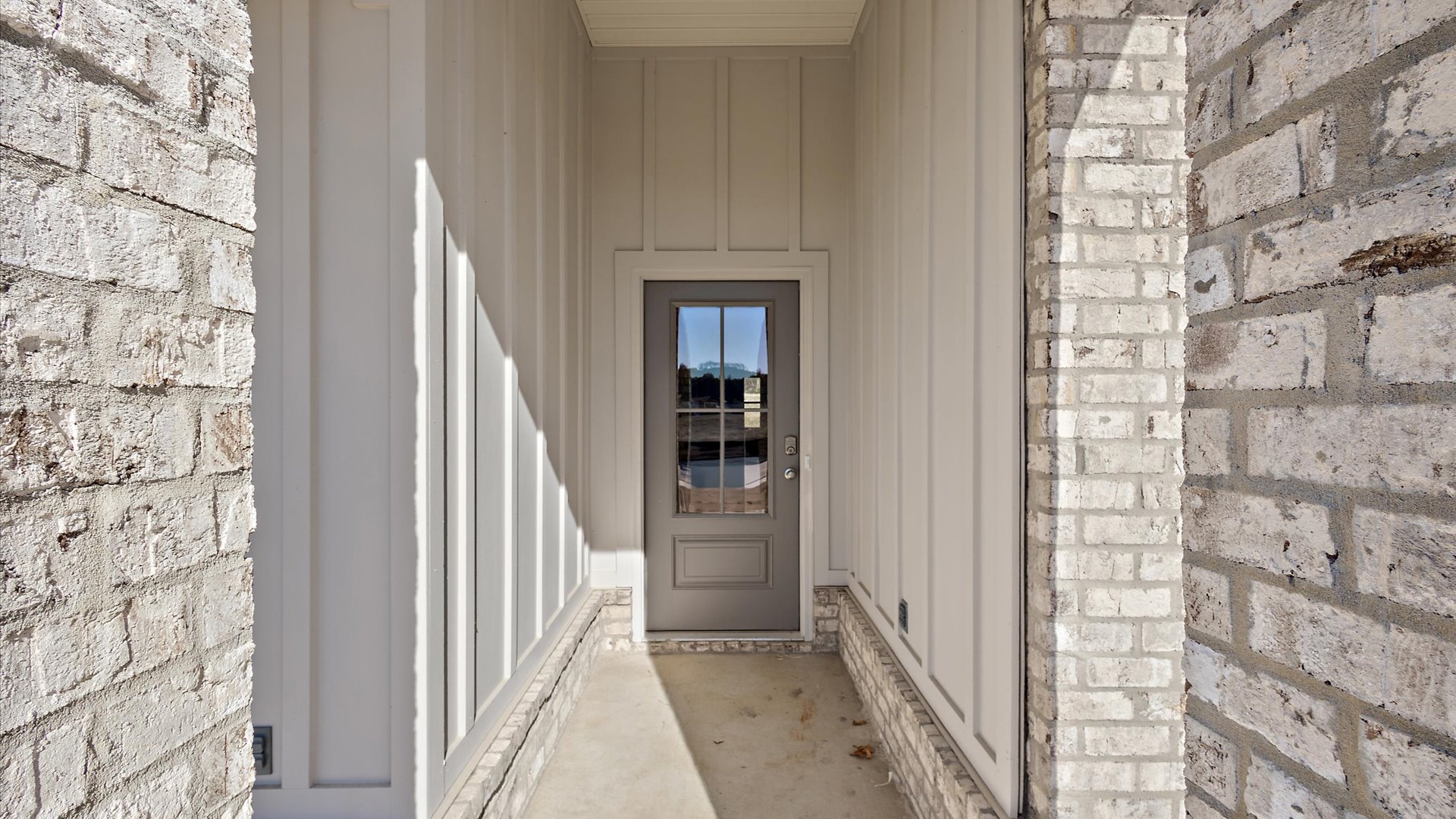 entry leading to the door of the home