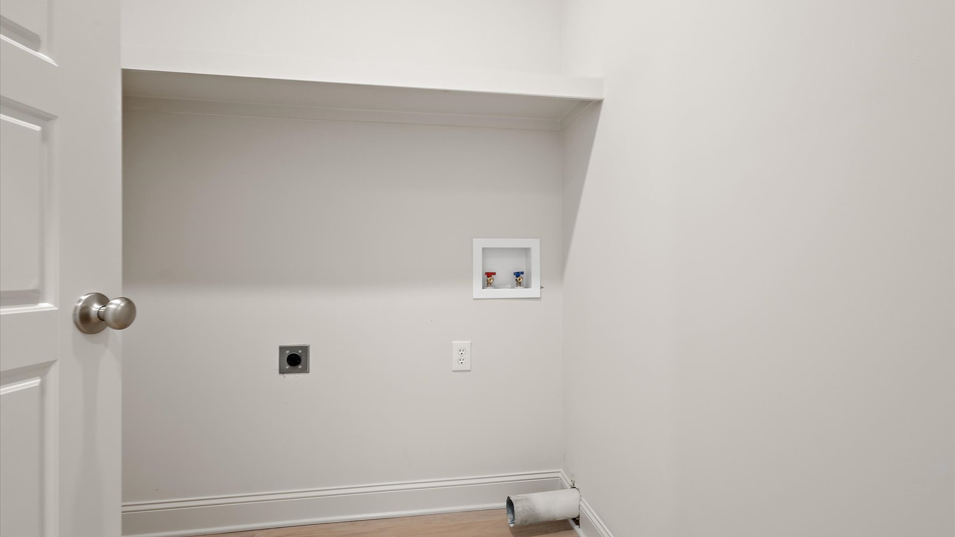 laundry room with connections for washer and dryer