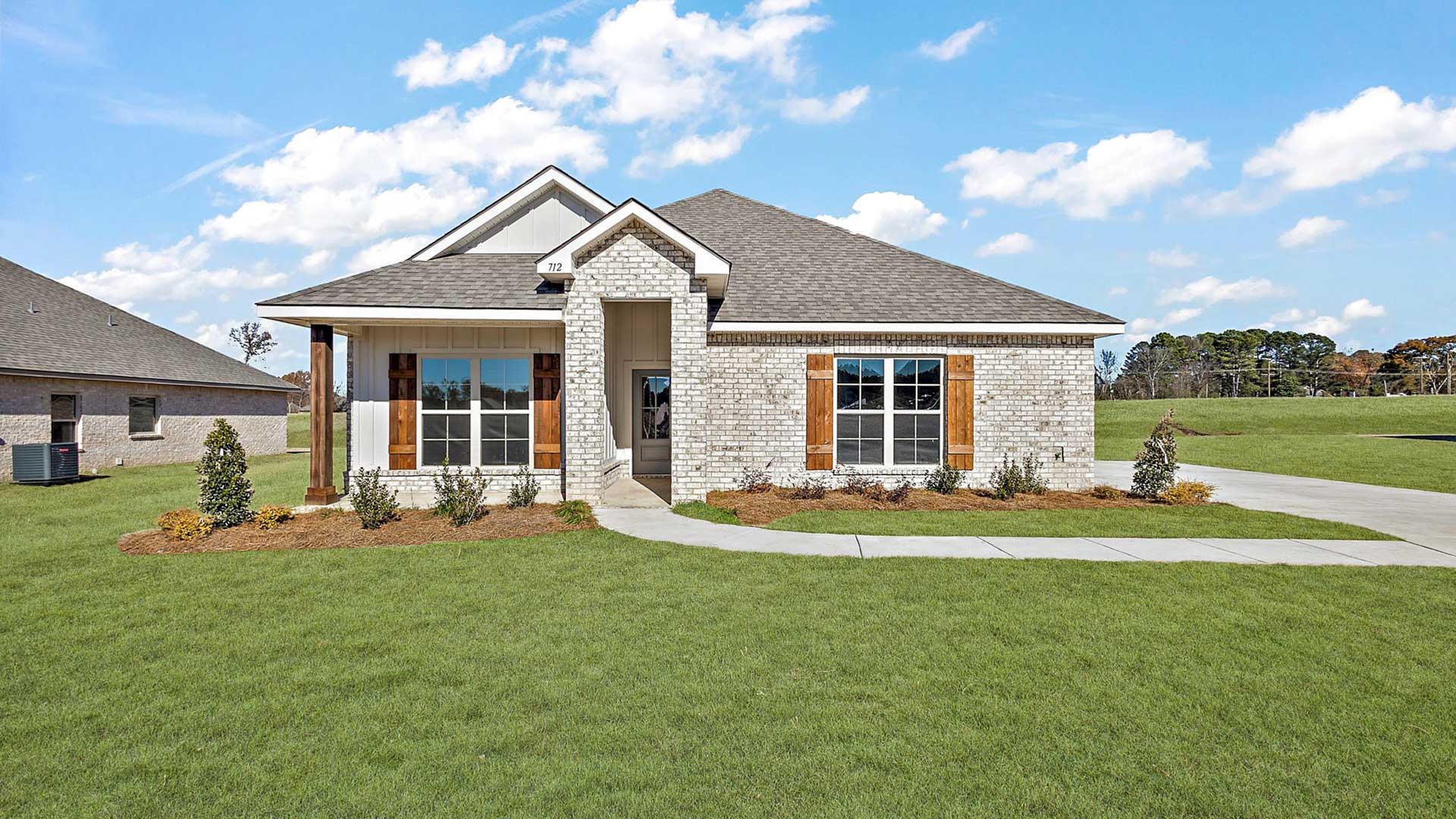 Lamar single story floorplan with 2 car garage in Woodgate