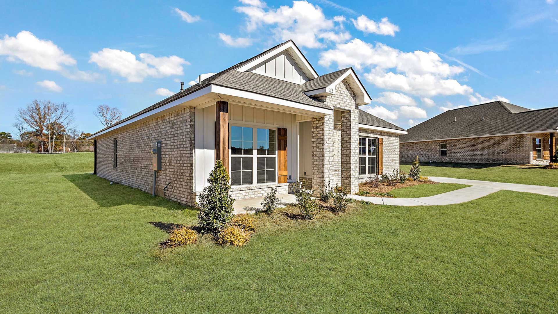 Lamar single story floorplan with 2 car garage in Woodgate