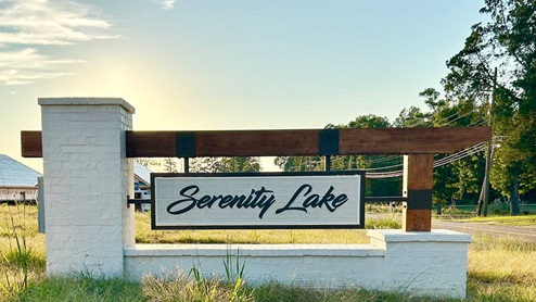 Serenity Lake monument in Pearl Mississippi.