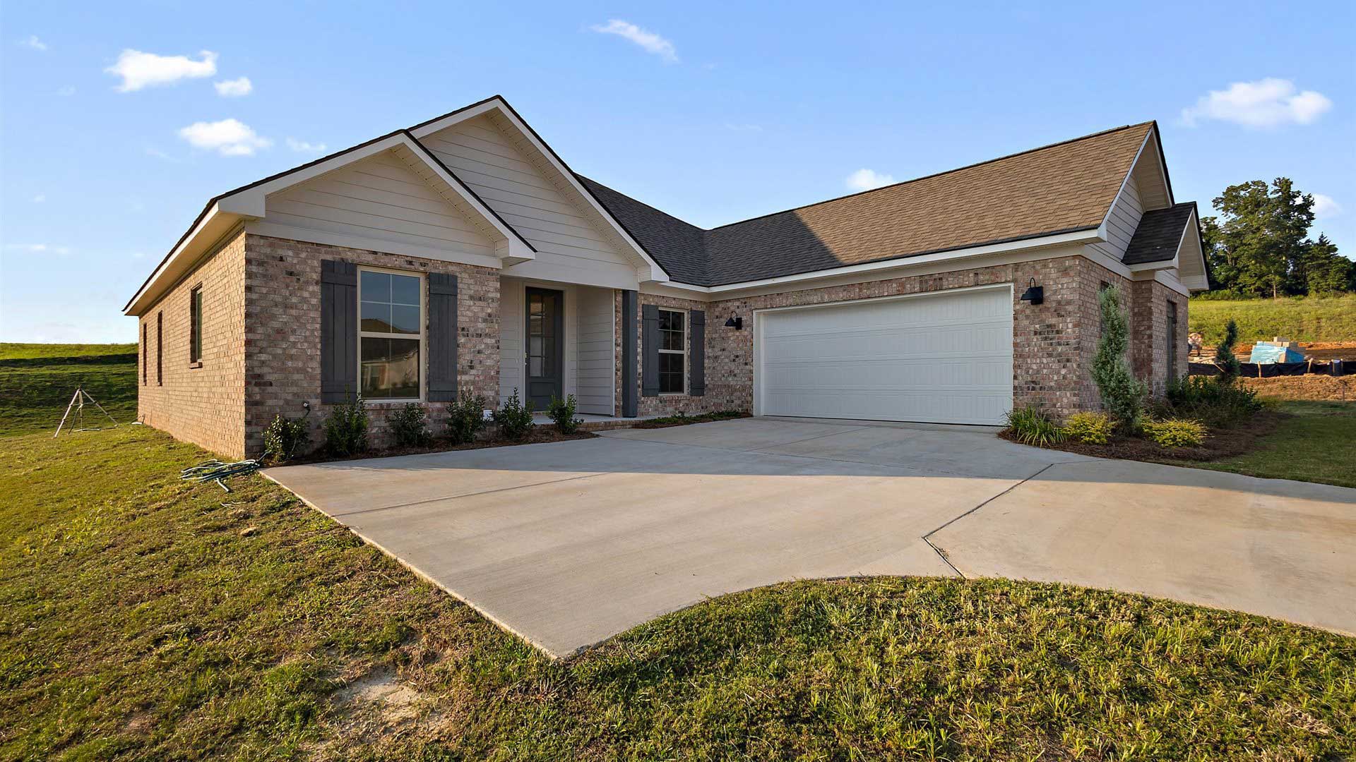 327 Cornerstone Crossing, Brandon, MS, Cornerstone by D.R. Horton 1-story, 4-bed, 2-bath, 2-car garage, right view