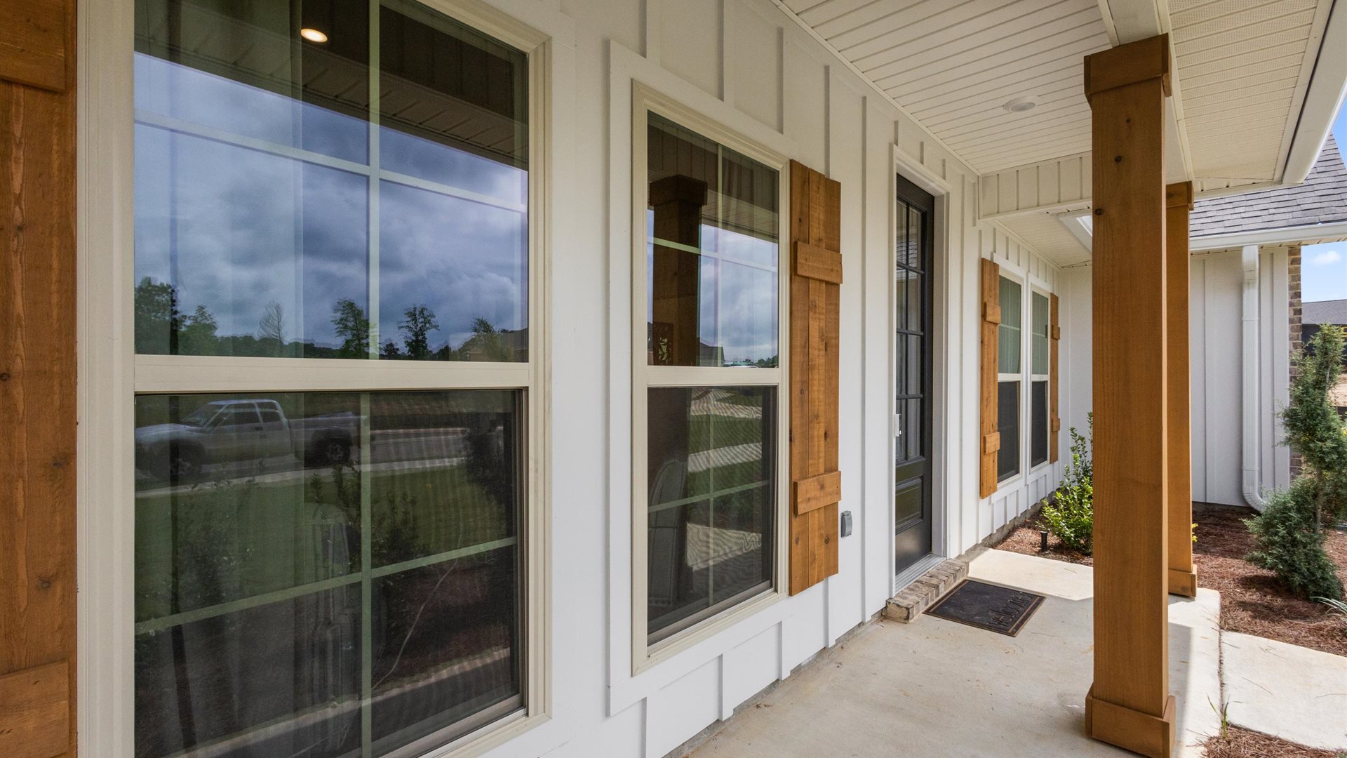 Interior entry way next to dining and living area