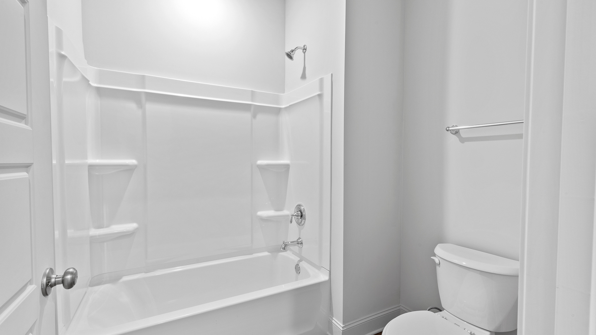 shower tub combination in bathroom