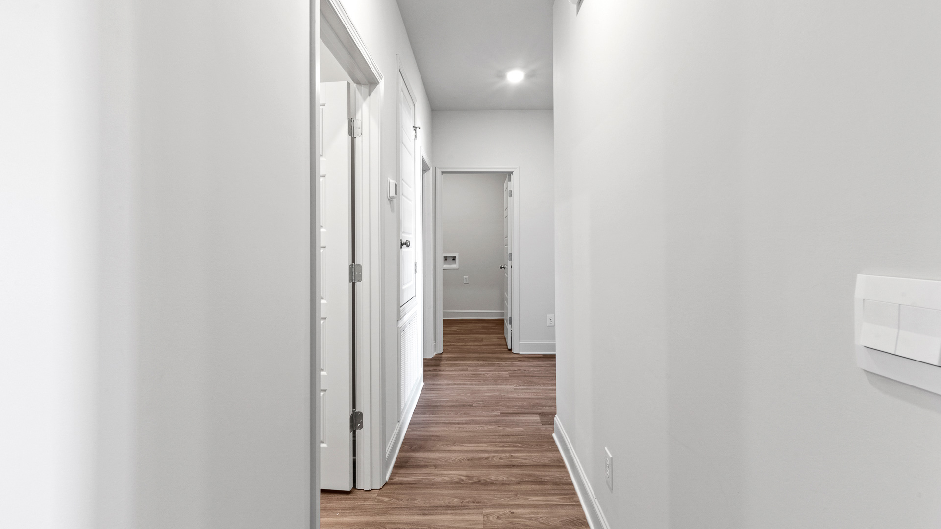 Foyer hallway leading into the home.