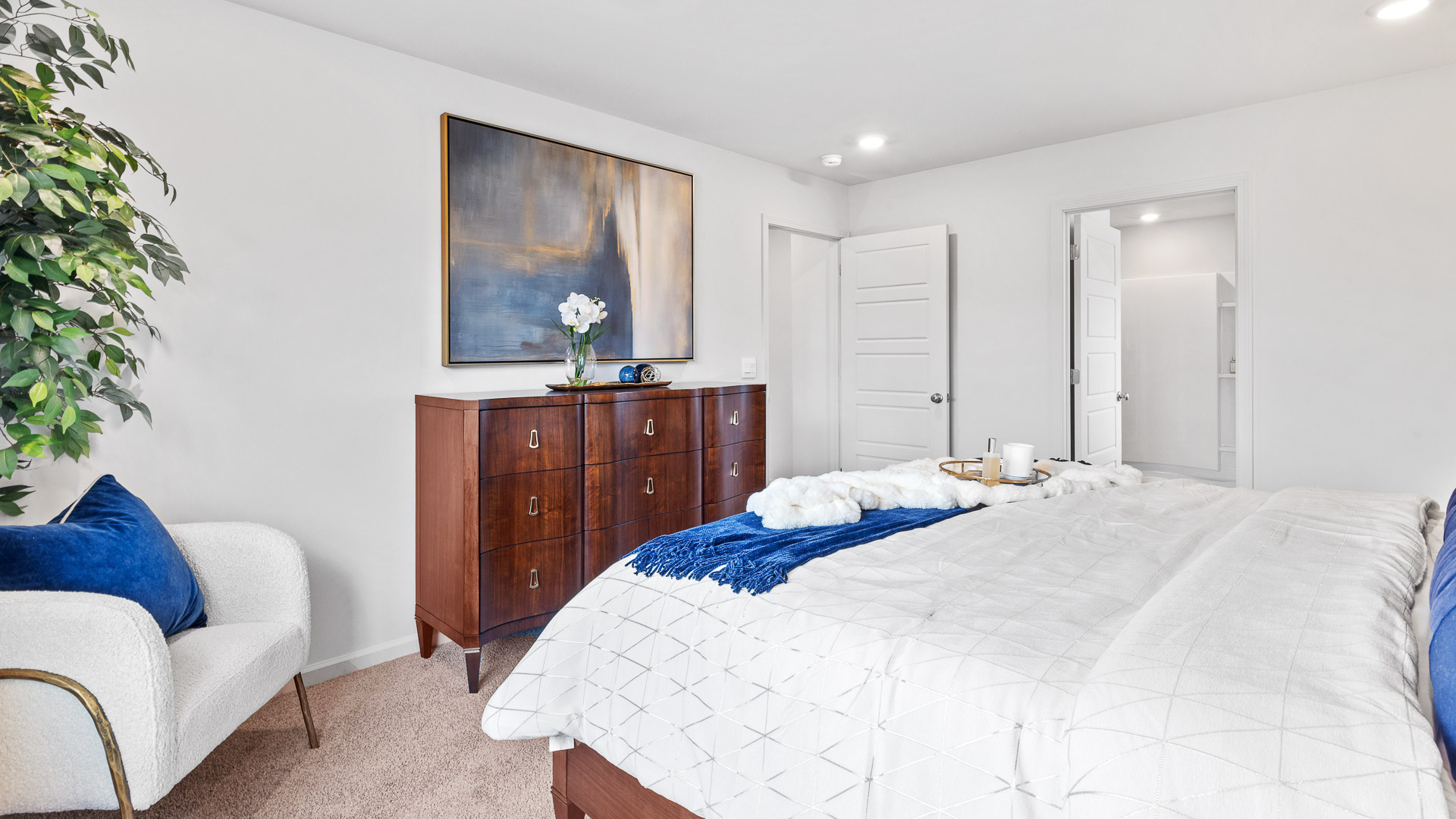 View of the ensuite bathroom 1 and the door leading to the living room.