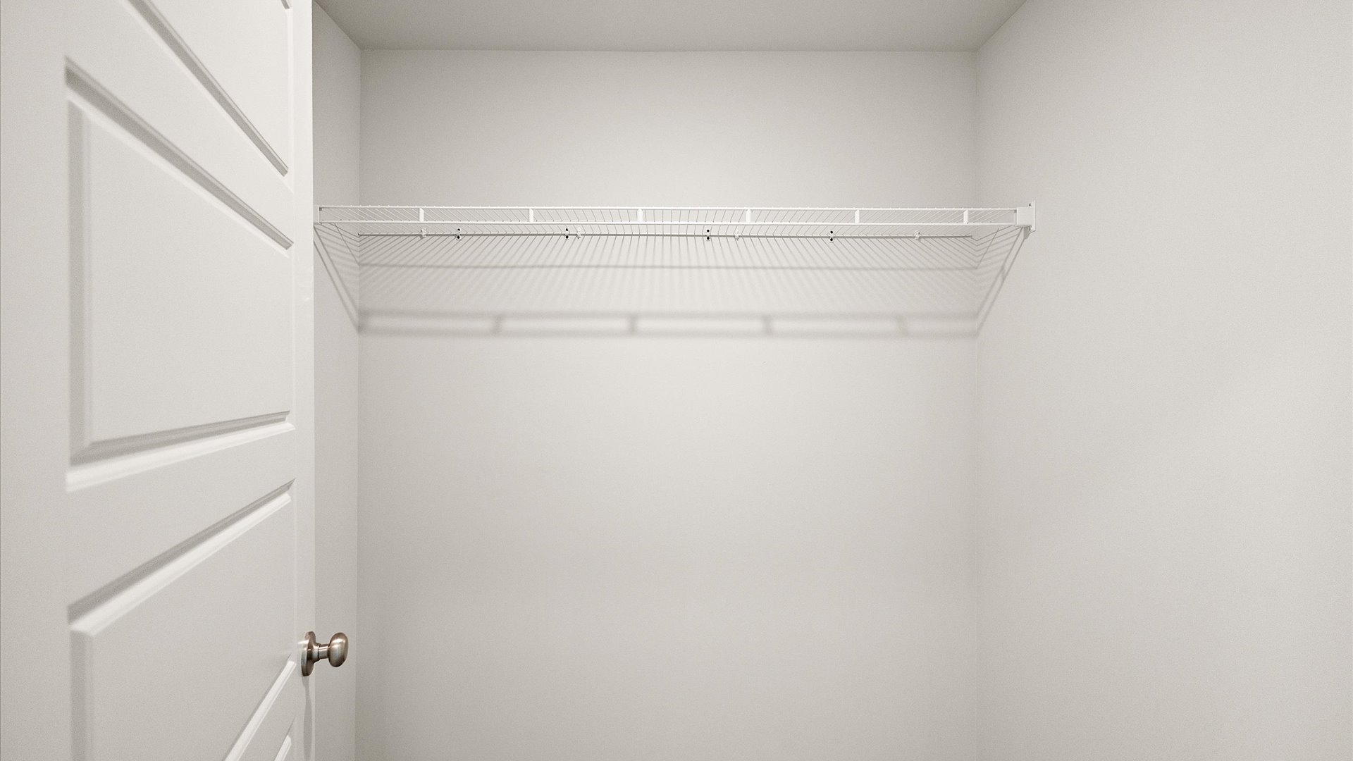 Closet with wire shelving