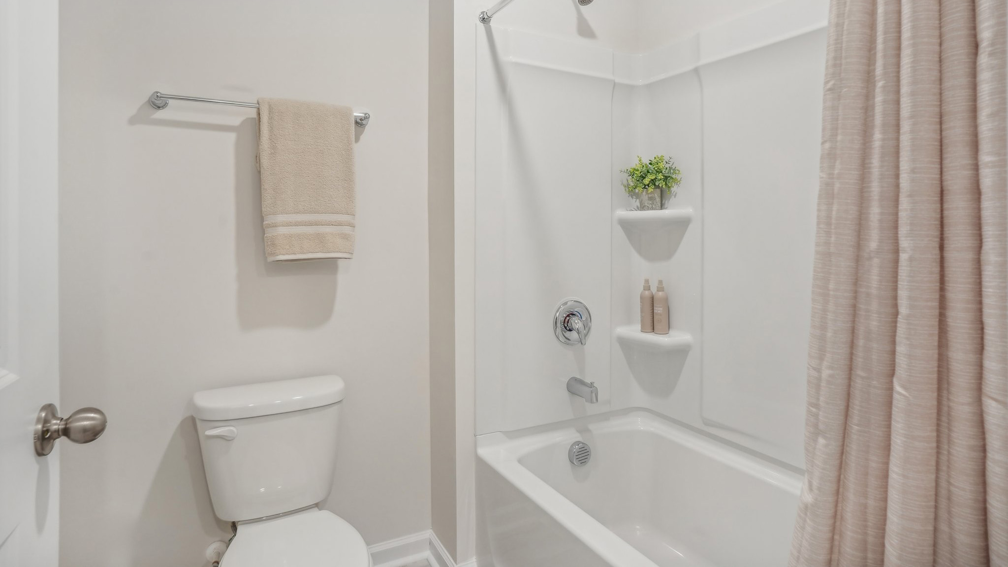 bathroom with bathtub