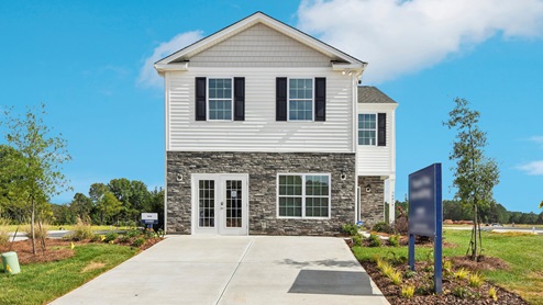 Aisle Model front exterior at Hamilton Woods in Charlotte, North Carolina