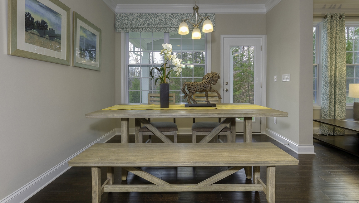 Breakfast area beside kitchen