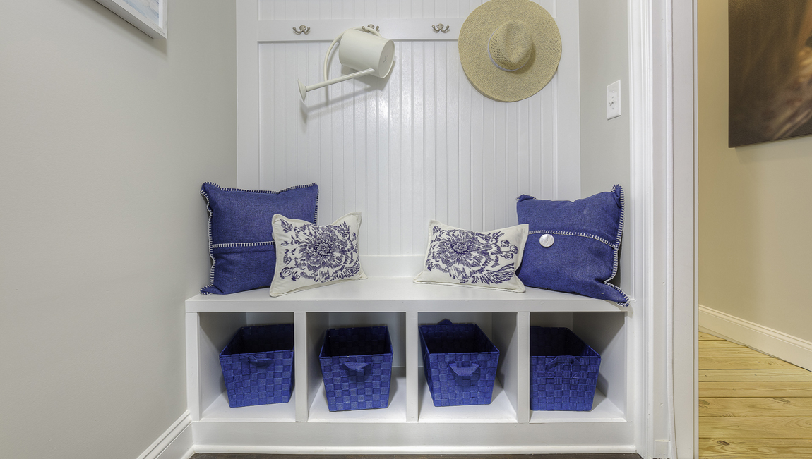 Dropzone with cubbies