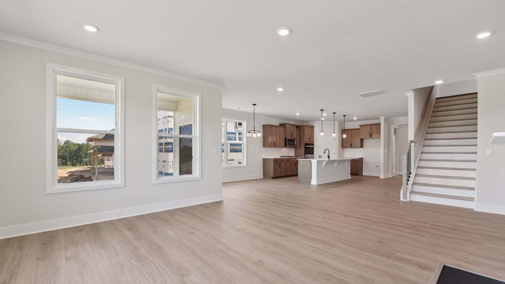 Breakfast area with lots of windows