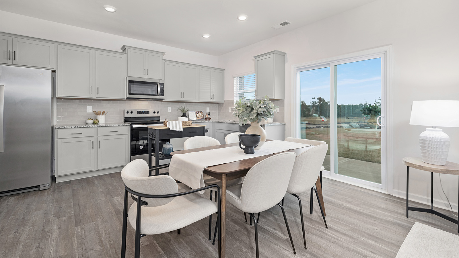 Breakfast area next to kithen