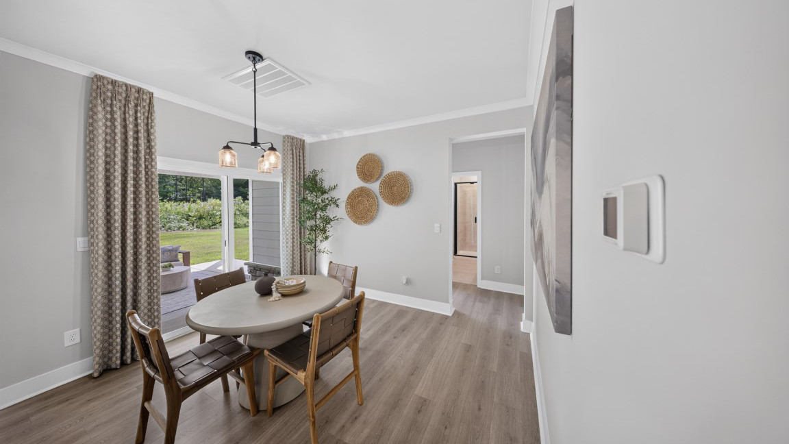 Breakfast area with windows
