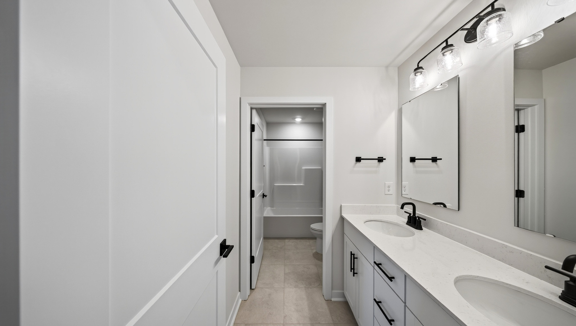 Bathroom with tub shower
