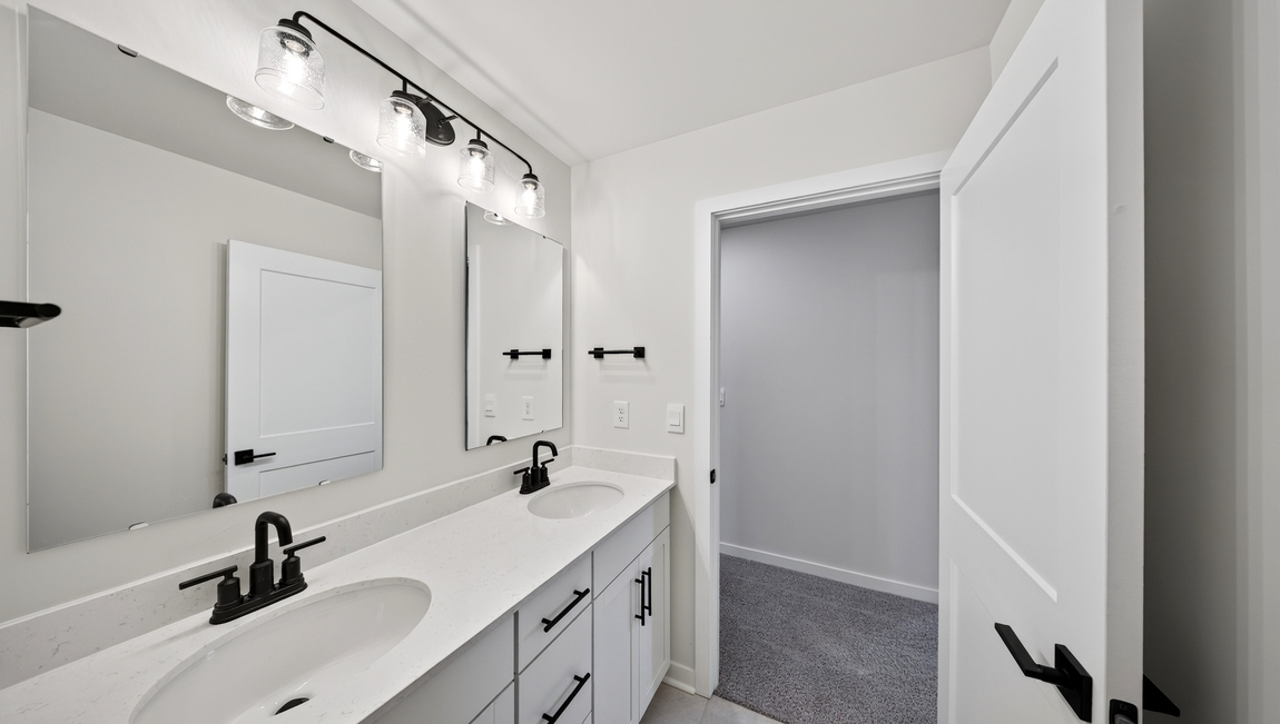 Bathroom with tub shower