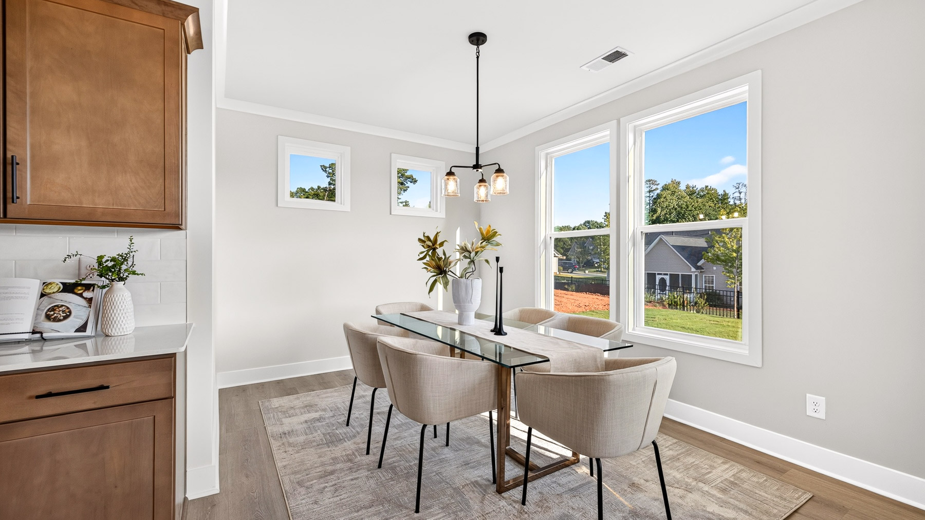 Breakfast area with windows