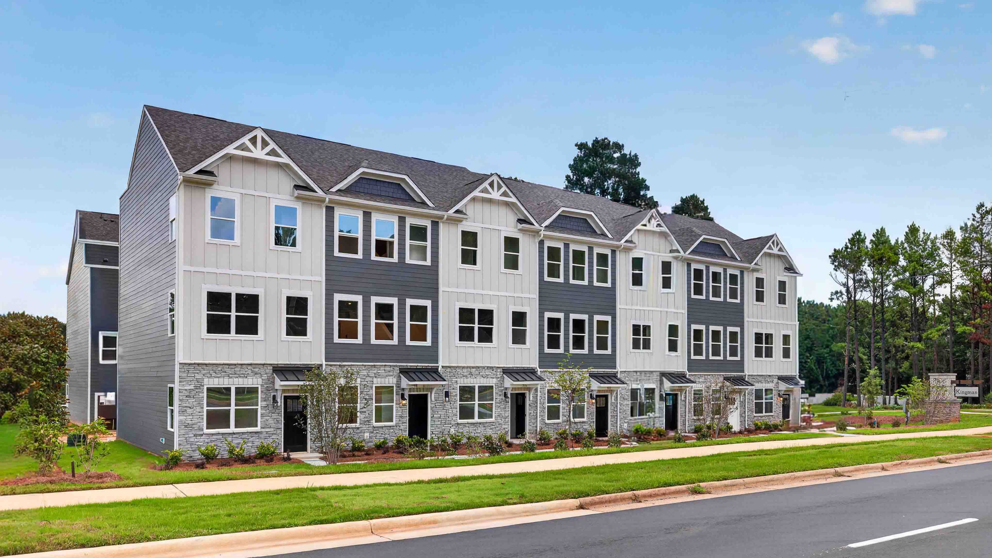 5112 S Tryon Street exterior