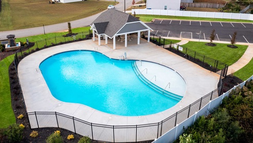 Ameneties - Pool and cabana.