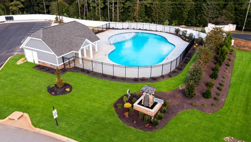 Ameneties - Pool and cabana.