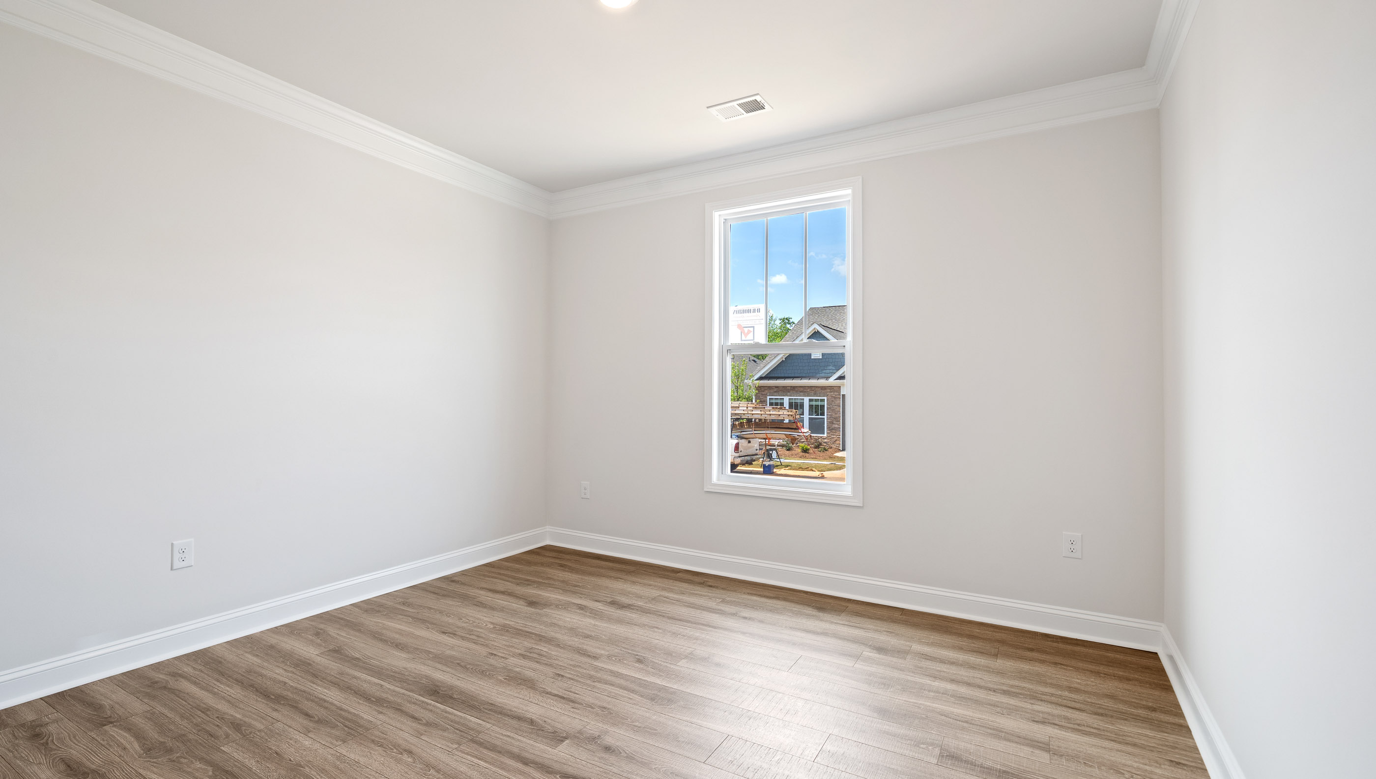 Flex room with window.