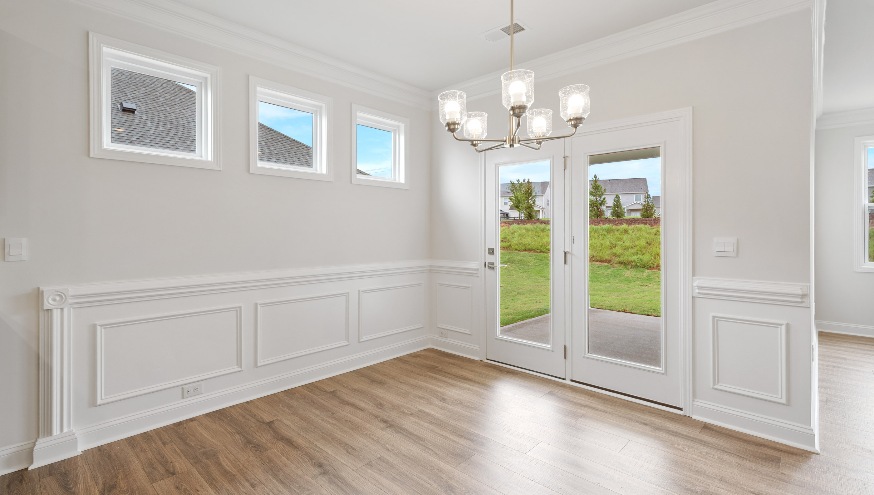 Dining area in the kitchen.