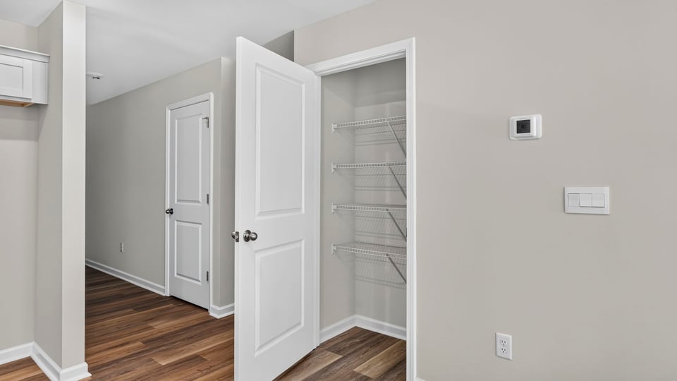 Hallway to bedrooms.
