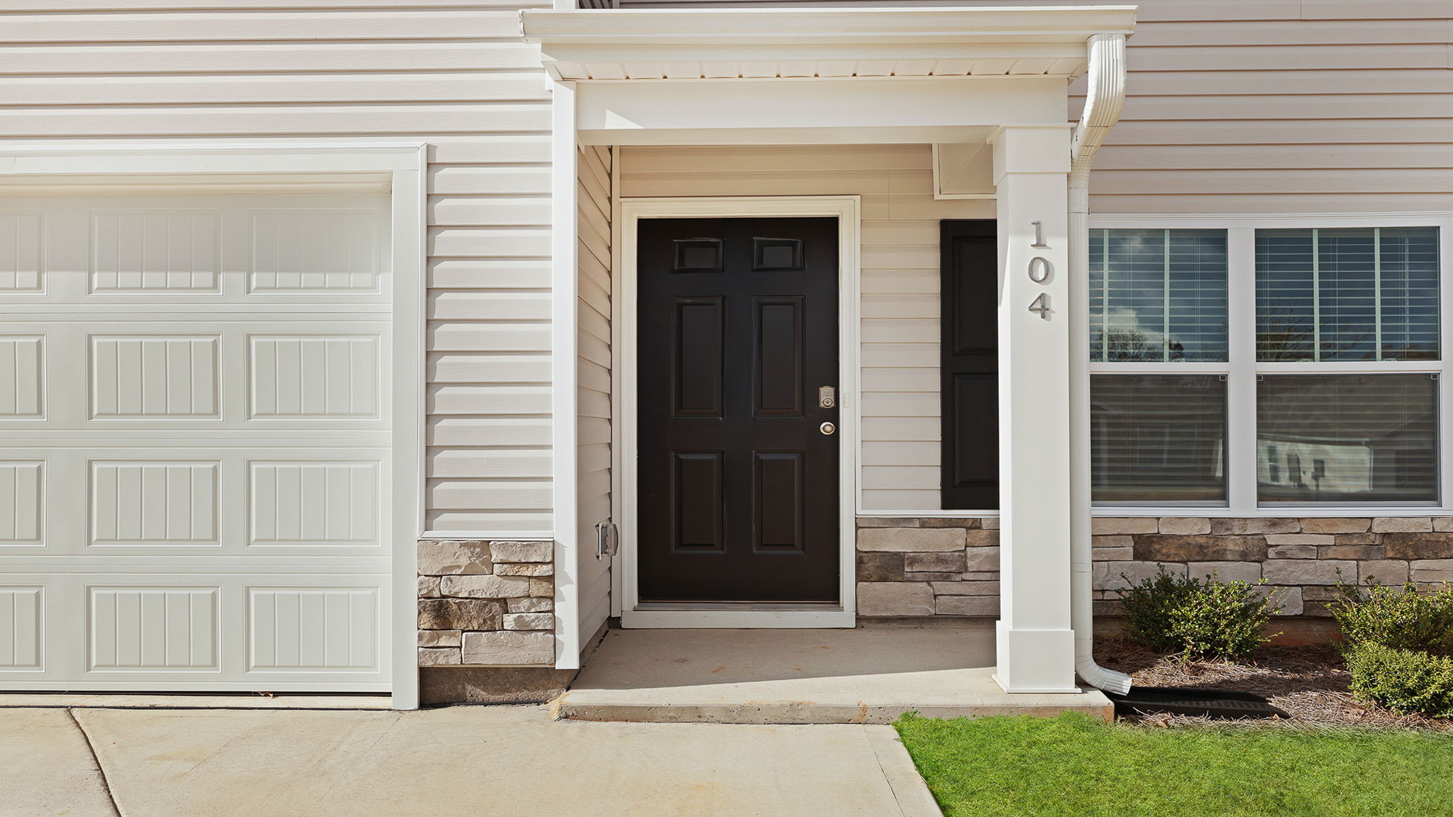Inviting entry and covered front porch.