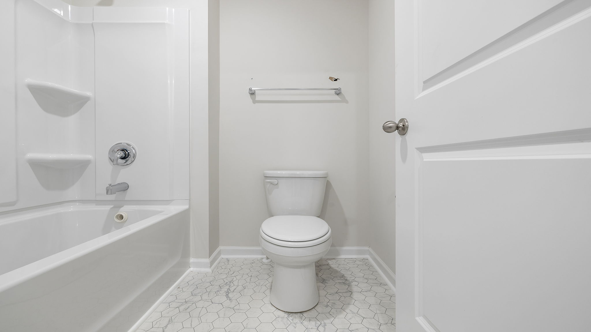 Hall bathroom shower / tub.