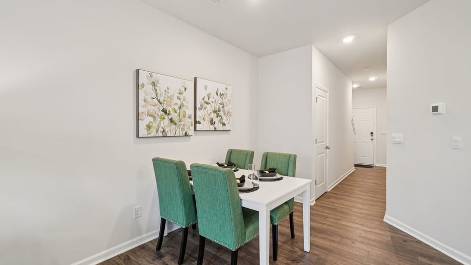 Dining area in the kitchen.
