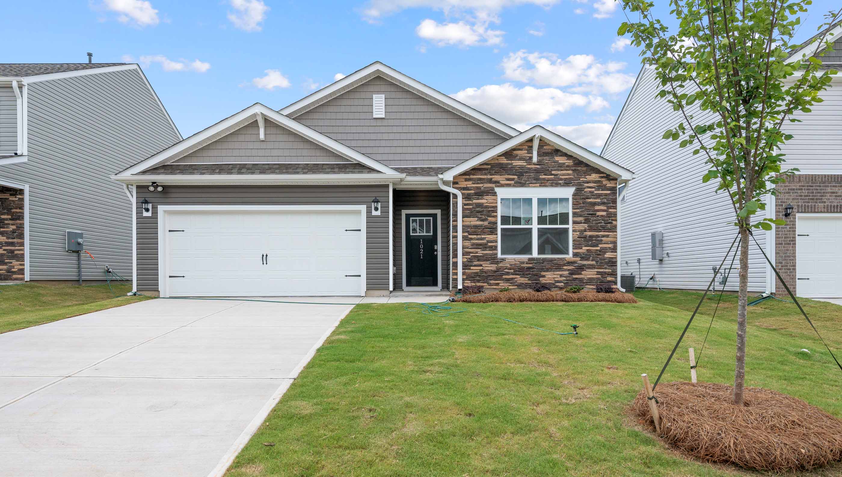 Front exterior of the Cali.