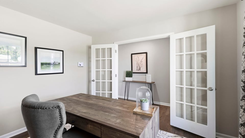 Flex room with windows.